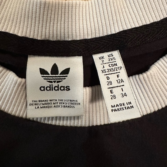 Adidas black tee - Picture 3 of 3